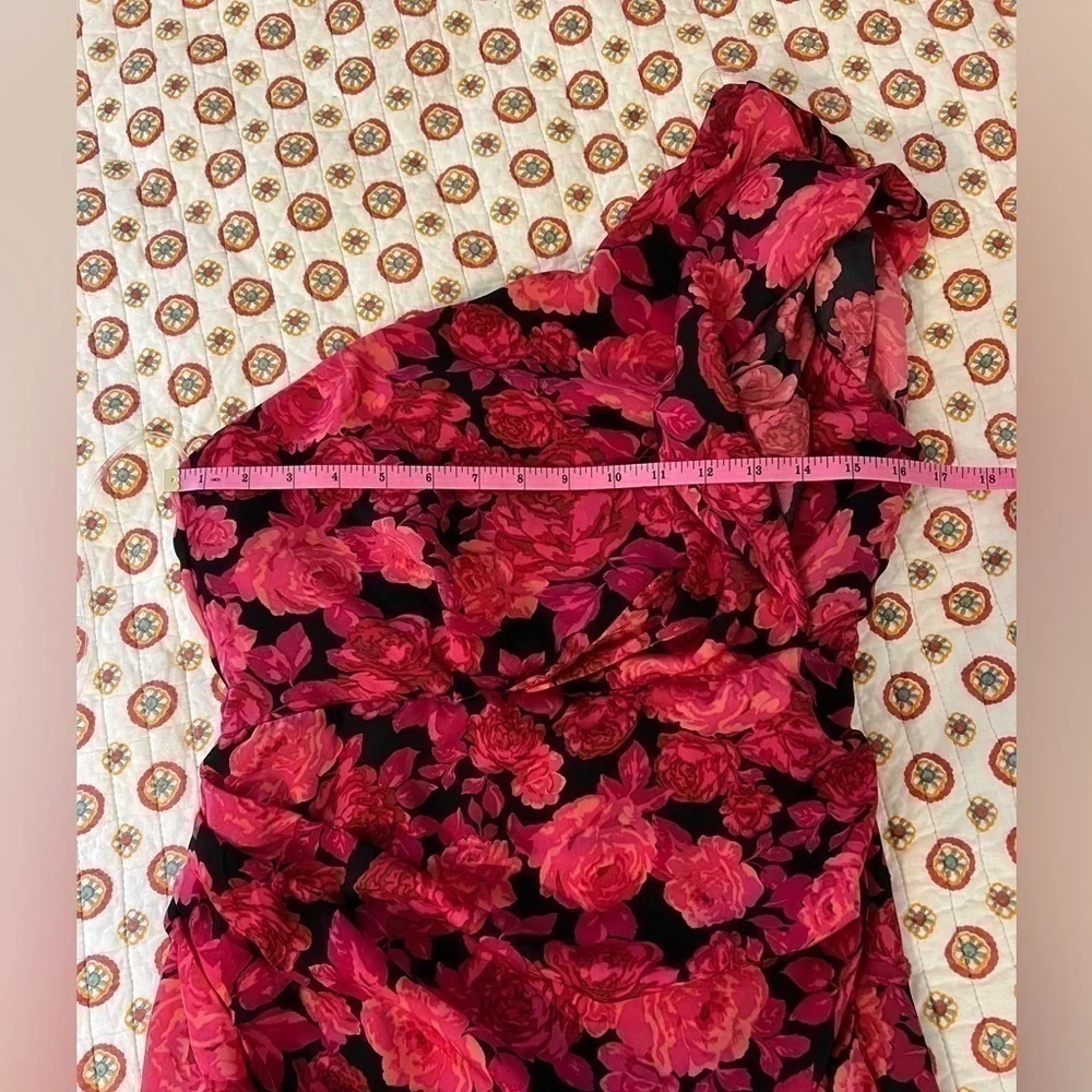 EUC Talulah Floral One Shoulder Roses Midi Dress Size Medium